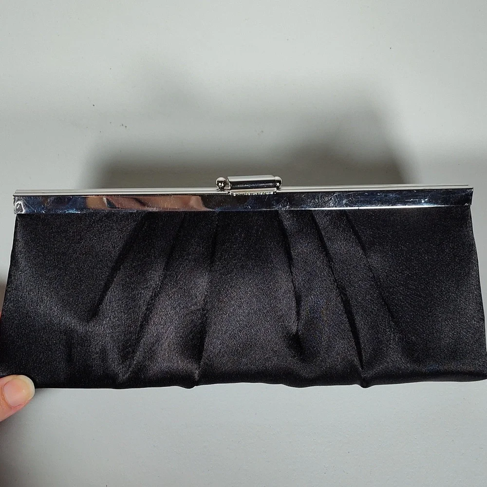 Jessica McClintock black pleated satin convertible clutch evening purse